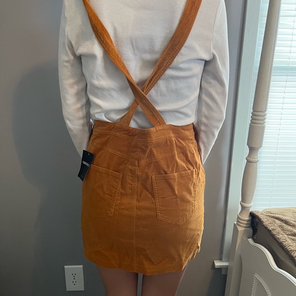 Dress - Picture 3 of 4